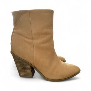 Women's DV by Dolce Vita Nemmy Ankle Boot, size 6